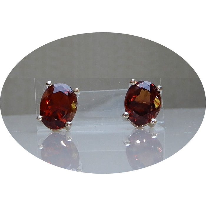 Oorknoppen, Malaya Granaat, 18K Witgoud