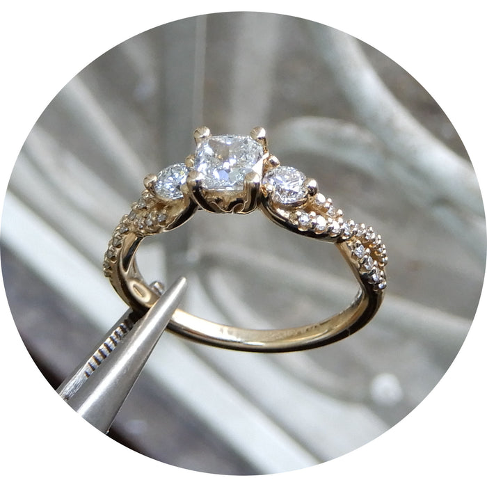 Ring, Cushion Diamant Solitair, 18K