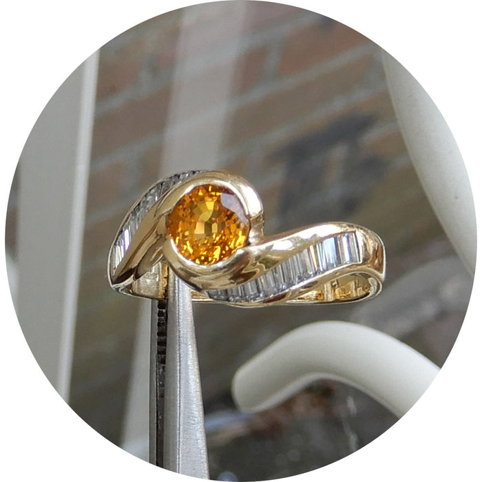 Slagring, Saffier, Diamant, 18K Geelgoud