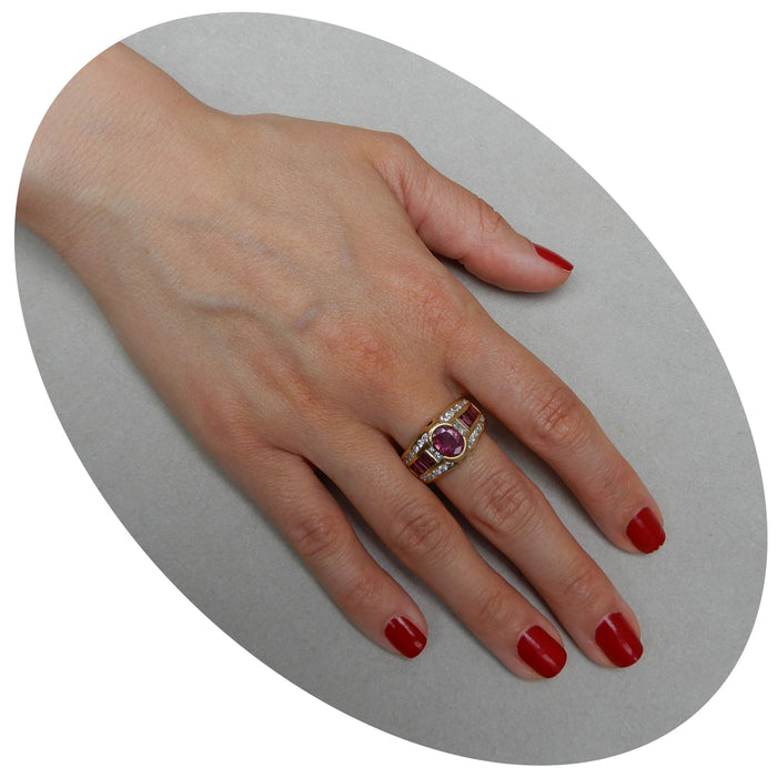 Ring, Robijn, Diamant, 18K Geelgoud