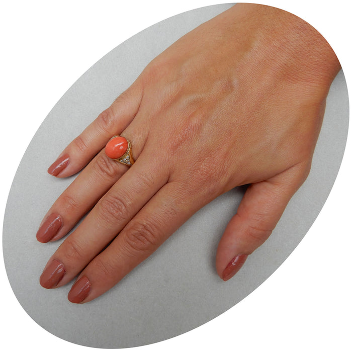 Ring. Koraal, Diamant, 14K