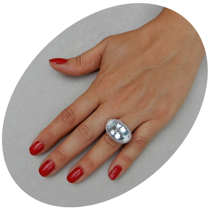 Ring, Aquamarijn, Diamant Entourage, 18K Witgoud