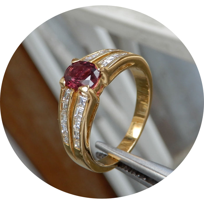 Ring, Robijn, Diamant Carré, 18K