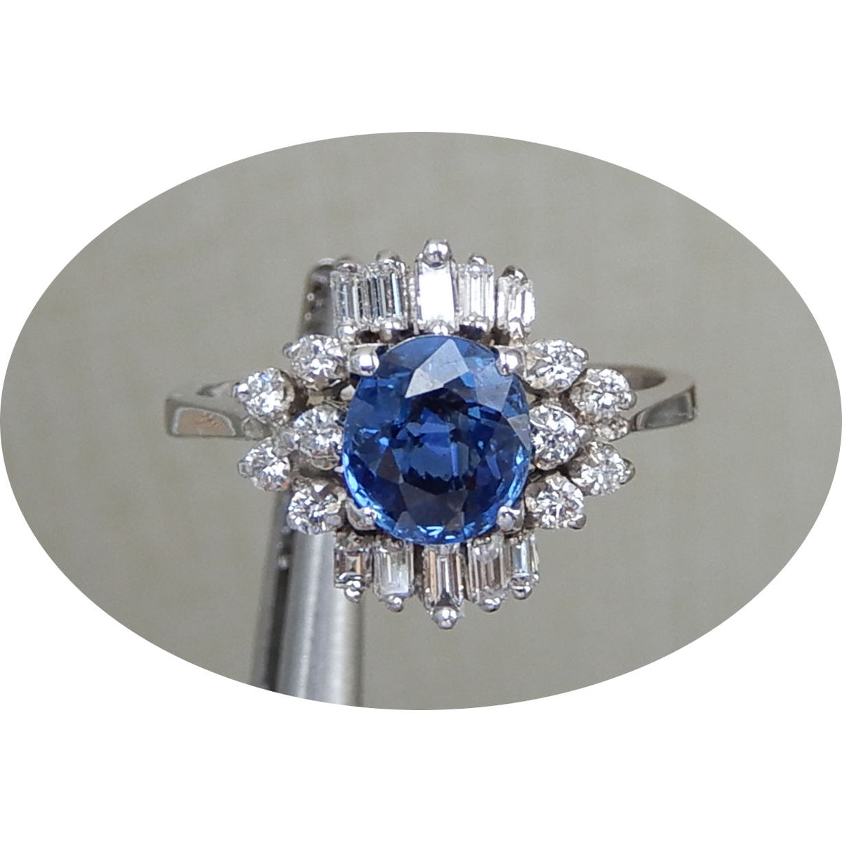 Ring witgoud-saffier-diamant 0,20 ct Hsi 5 mm blauw-wit